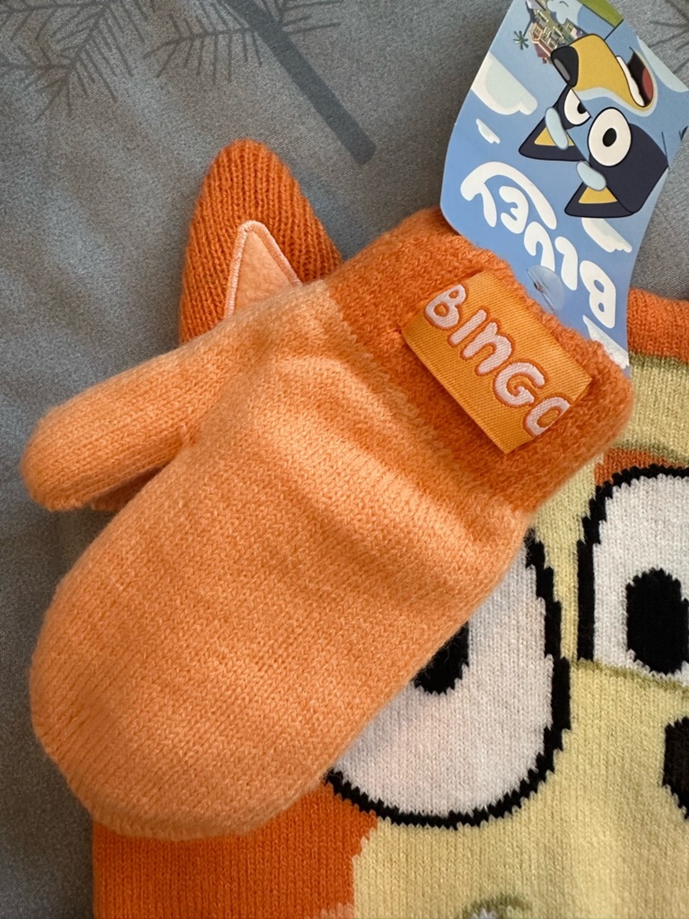 NWTS Bluey “Bingo” Character Orange Toddlers 2T-5T Beanie & Mittens Set - Picture 2 of 5